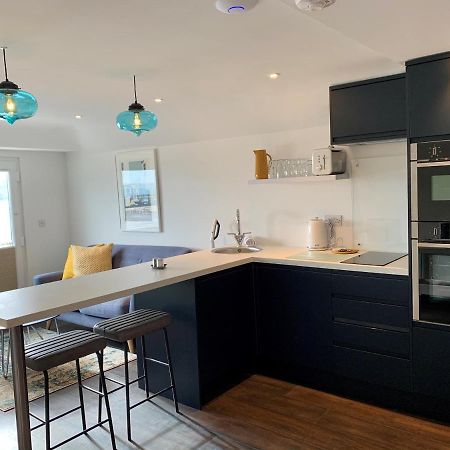 Modern Studio Apartment With Stunning Views! St Ives  Luaran gambar
