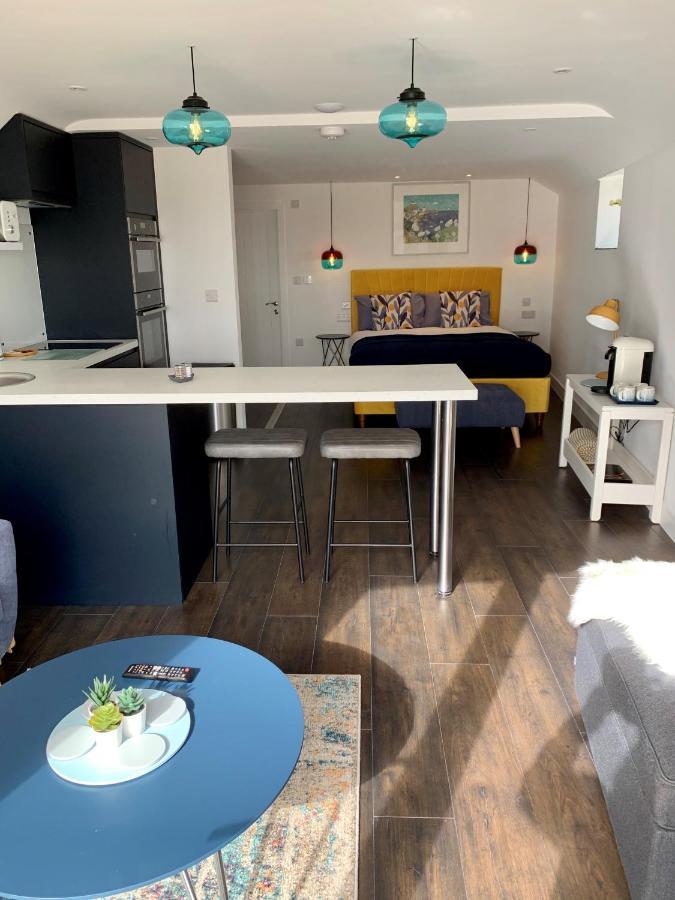 Modern Studio Apartment With Stunning Views! St Ives  Luaran gambar