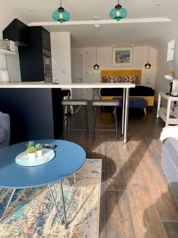 Modern Studio Apartment With Stunning Views! St Ives  Luaran gambar