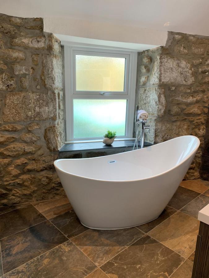 Modern Studio Apartment With Stunning Views! St Ives  Luaran gambar